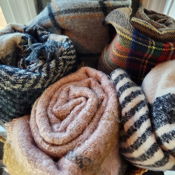 WRAP SCARF Super soft and fuzzy with pink, gray, and yellow, EUC - Picture 2 of 4